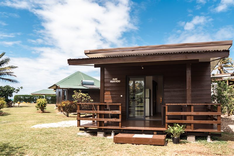 Fare Manuvero, bungalow en bois dans le jardin